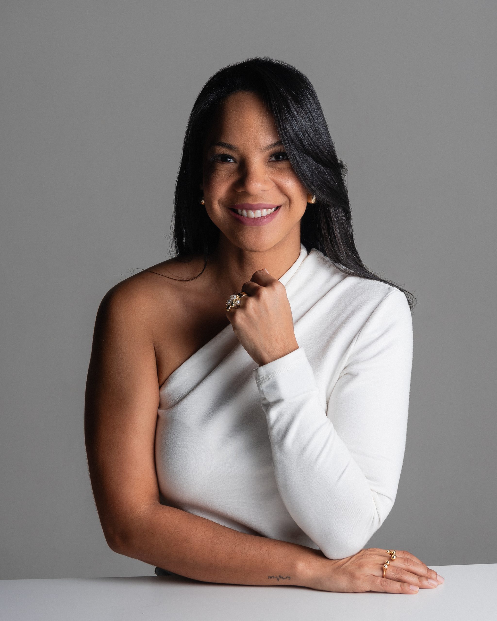 Julissa Portes, instructora del taller Introducción al Diseño de Joyas